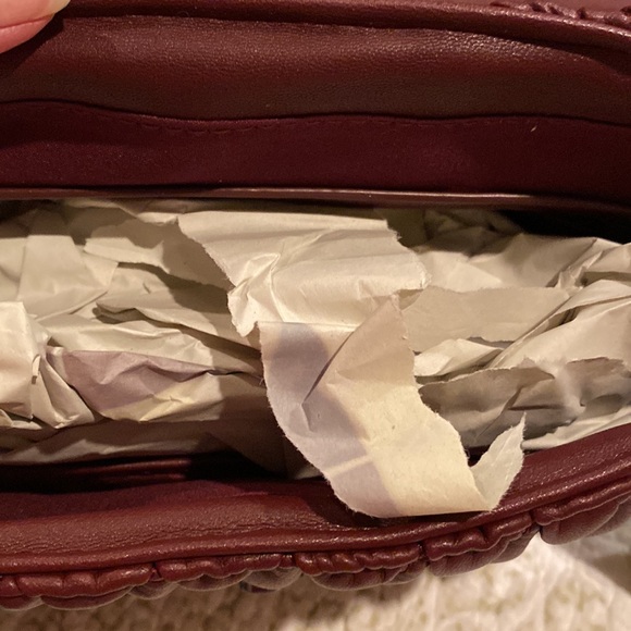 Badgley Mischka quilted crossbody - Picture 3 of 9